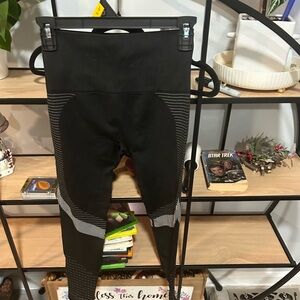 Black Striped woman’s medium Leggings